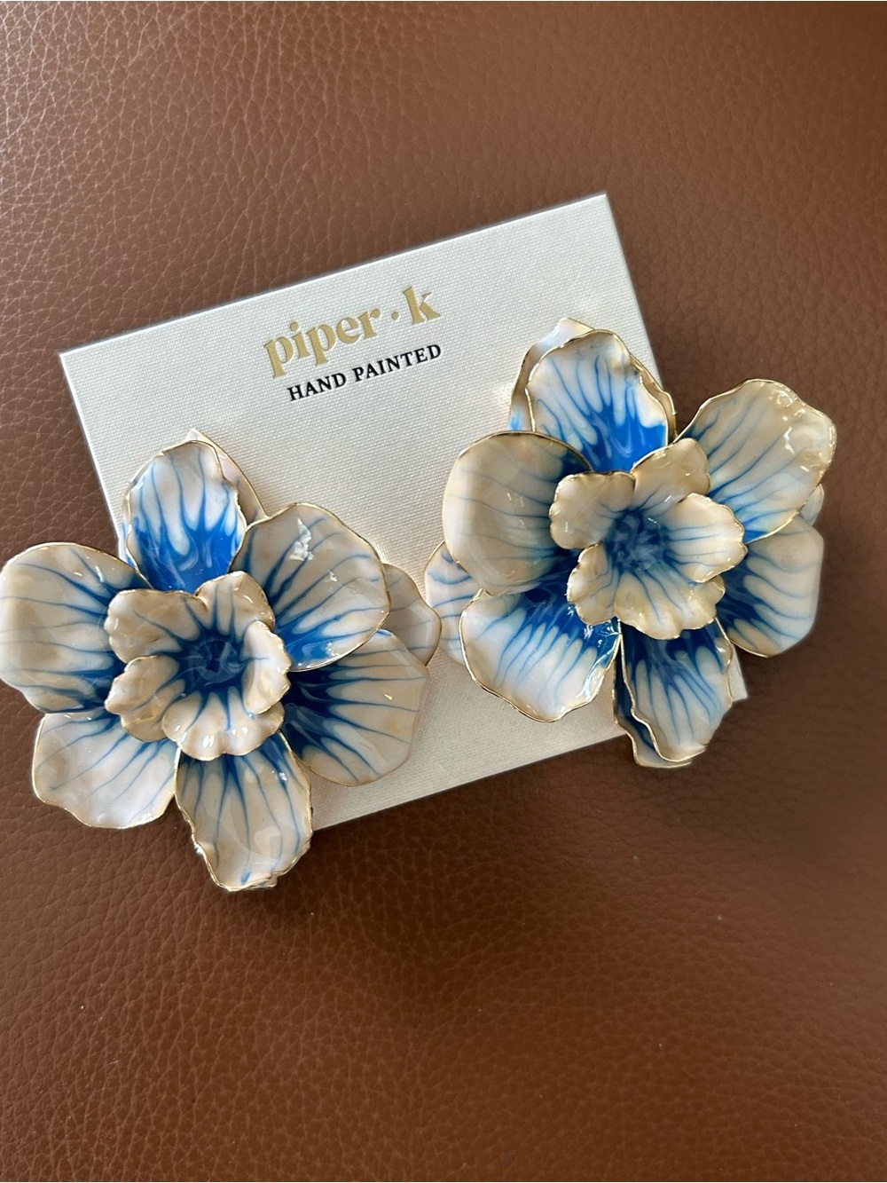 NWT piper.k Hand Painted Blue & White Flower Statement Clip Earrings